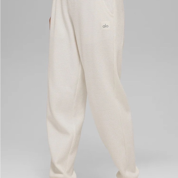 Alo Yoga Waffle Weekend Escape Mock Neck AND Jogger Knit Set in Ivory L - Picture 6 of 7